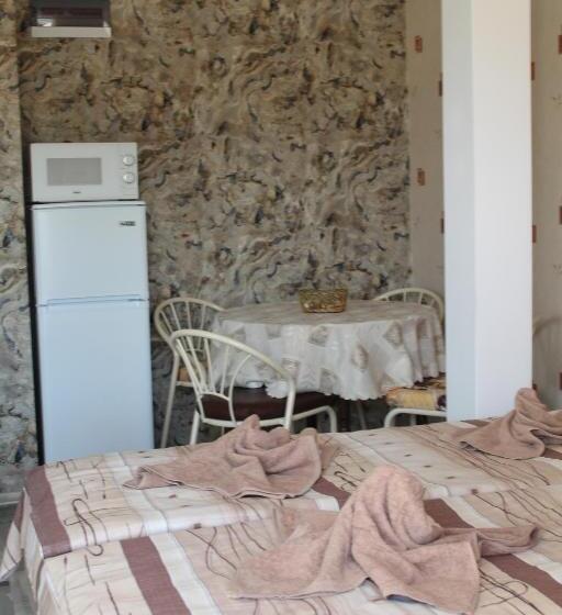 Студио Стандарт Вид на Сад, Guest House Valiland