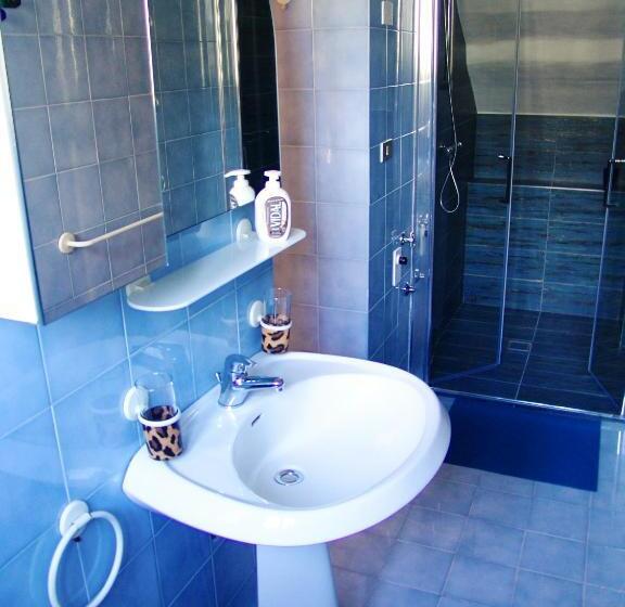 غرفة قياسية, La Bougainvillea