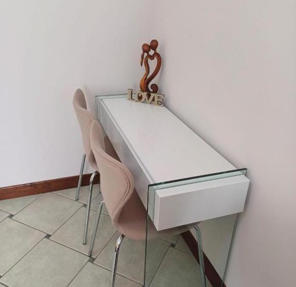 舒适三人间, Maryhouse