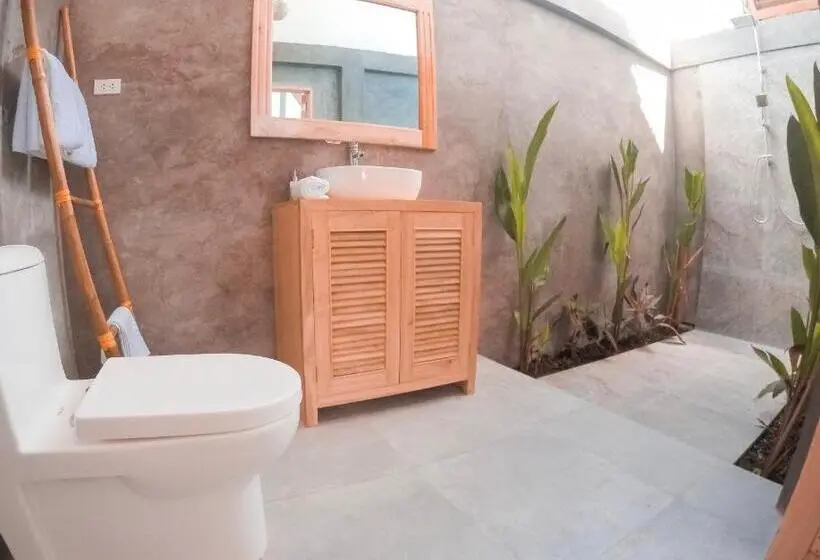 بانگلوی لوکس, Bermuda Triangle Bungalows