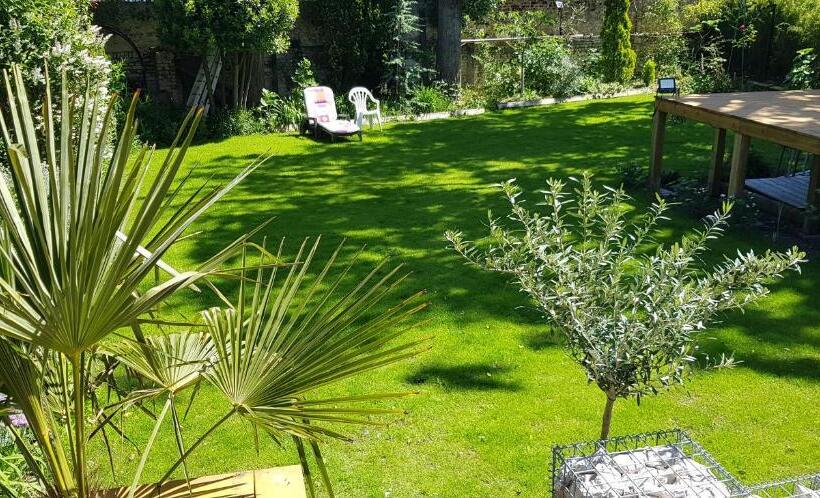 家庭间, La Maison Des Dentelliers