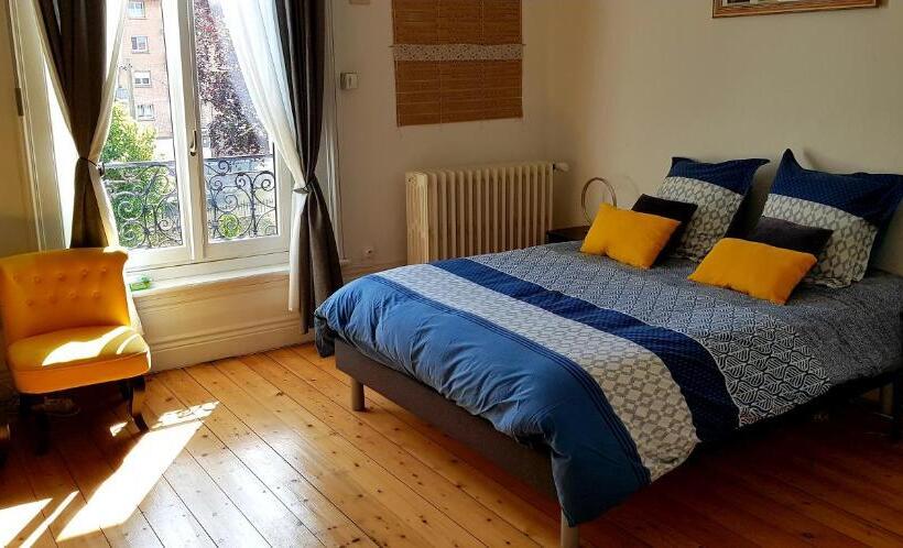 家庭间, La Maison Des Dentelliers