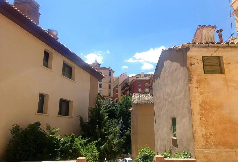 家庭间, Estudios Los Arcos