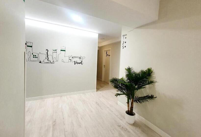 家庭间, Estudios Los Arcos