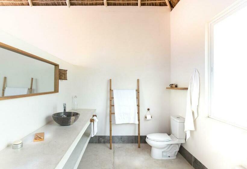 جناح, Marii Hotel Boutique