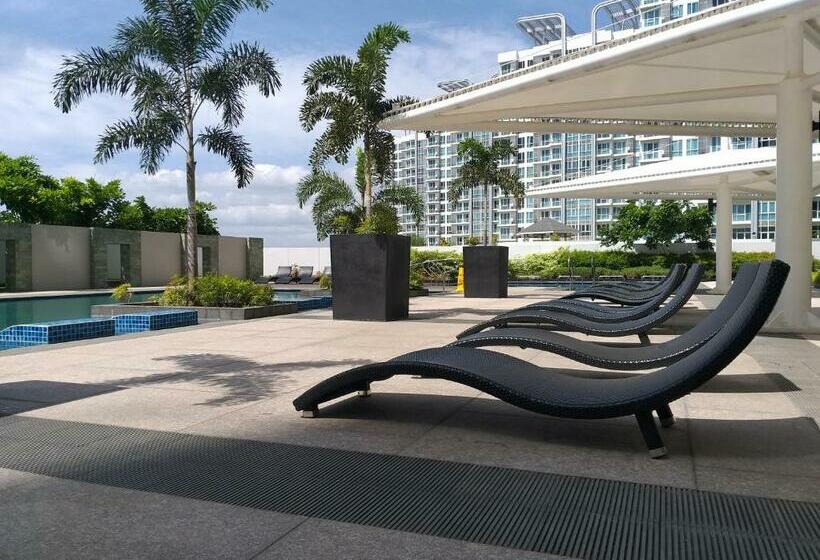 آپارتمان 1 خوابه با تراس, Mactan Newtown With Sun Set And Garden View