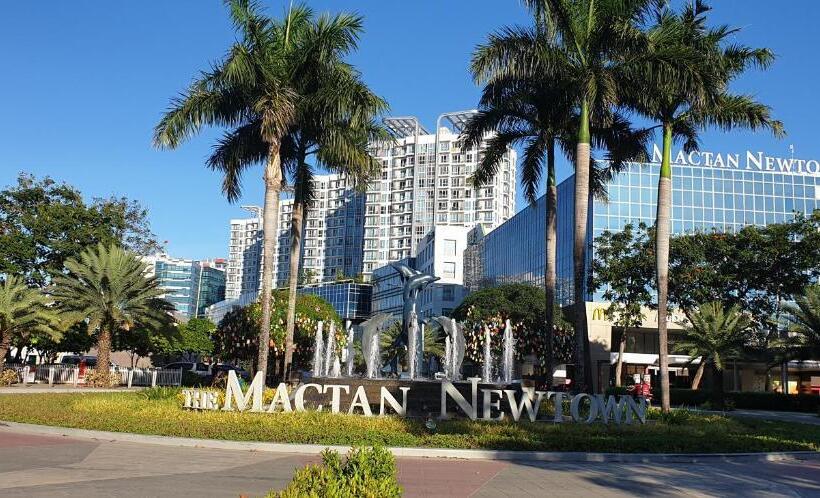 آپارتمان 1 خوابه با تراس, Mactan Newtown With Sun Set And Garden View