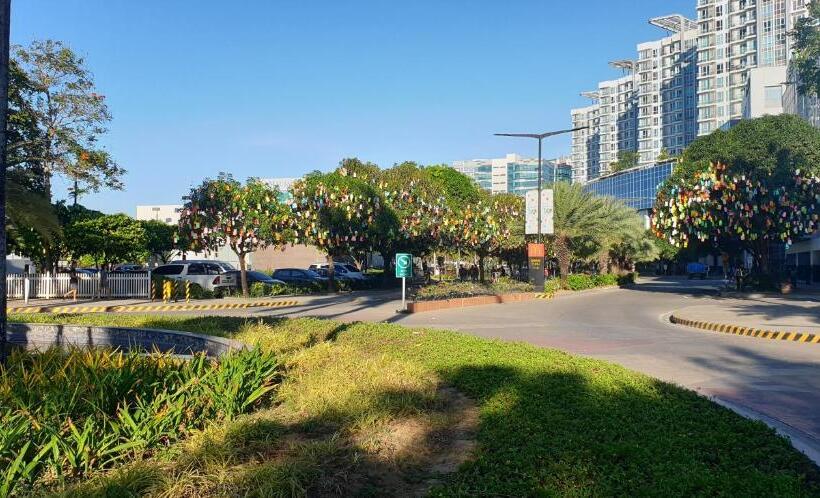 آپارتمان 1 خوابه با تراس, Mactan Newtown With Sun Set And Garden View