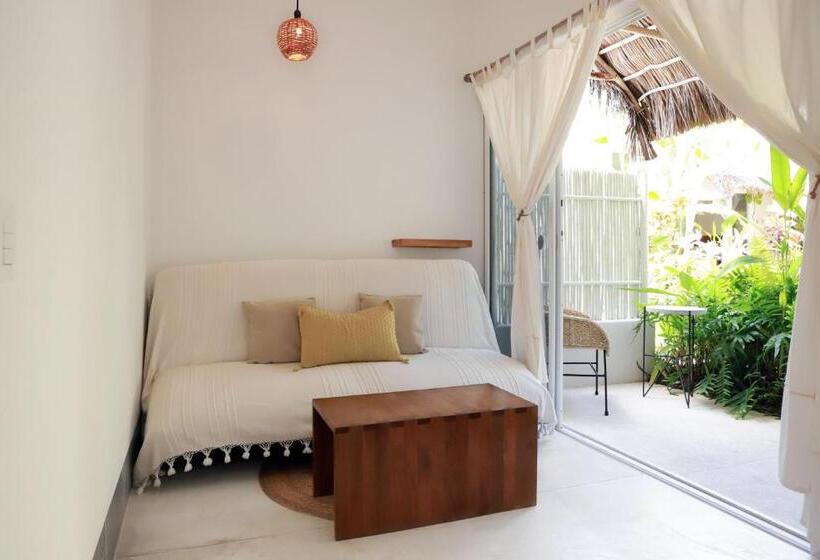 جناح, Marii Hotel Boutique