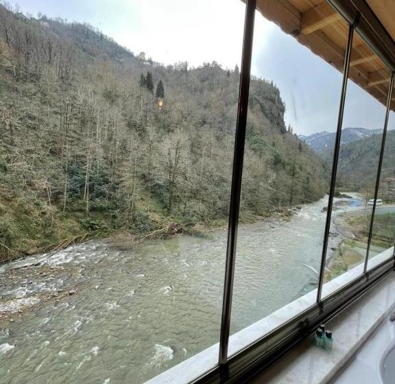강 전망 스위트, Valley Suit Otel
