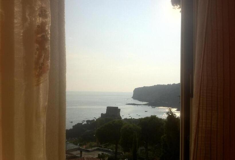Standard room with outdoor bath, Villa Nappi Bed & Breakfast