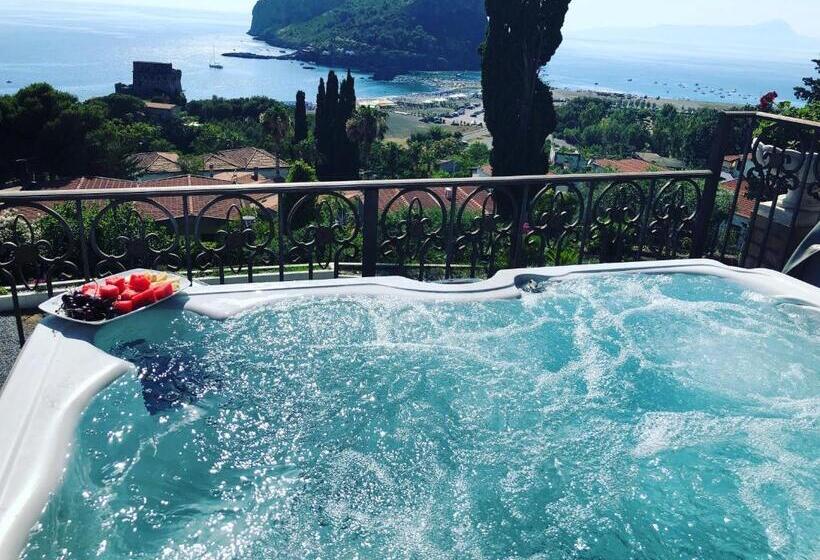 Стандартный внешний трехместный номер с ванной комнатой, Villa Nappi Bed & Breakfast
