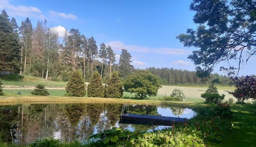 חדר דלוקס, Leipyölin Tila