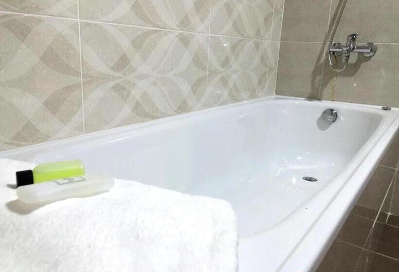 סוויטה נשיאותית, Hilltop Hotel Tanjung Malim