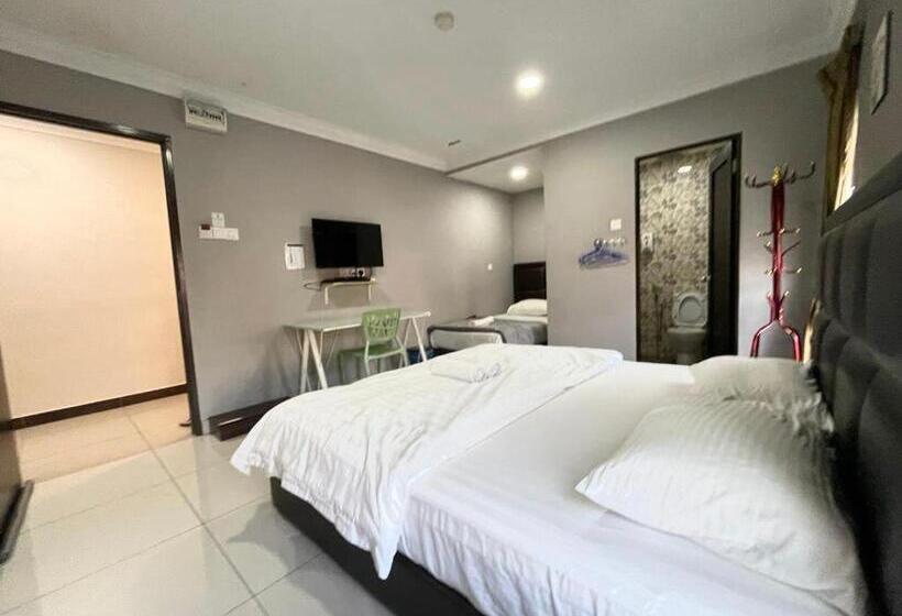 프리미엄 트리플 룸, Hilltop Hotel Tanjung Malim