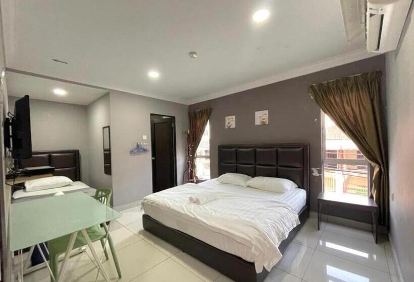 Трехместный Номер Премиум, Hilltop Hotel Tanjung Malim