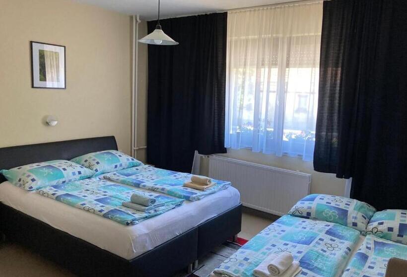 Quarto standard, Farkas Vendégház