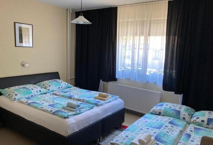 Quarto standard, Farkas Vendégház