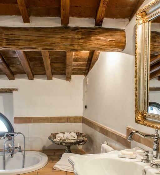 اتاق لوکس, La Posta Regia