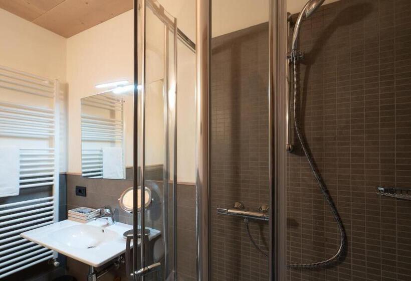 패밀리 룸, Marzia Lounge