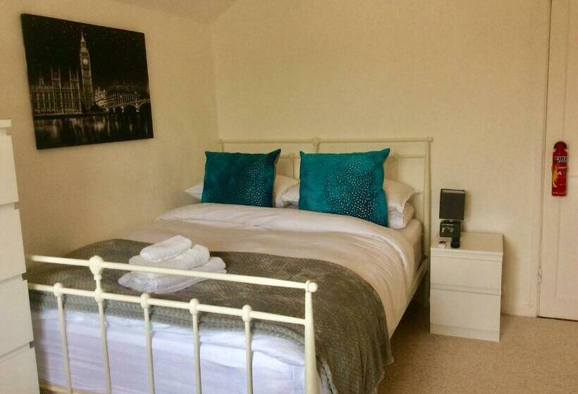 غرفة ديلوكس مطلّة علي الحديقة, Station House