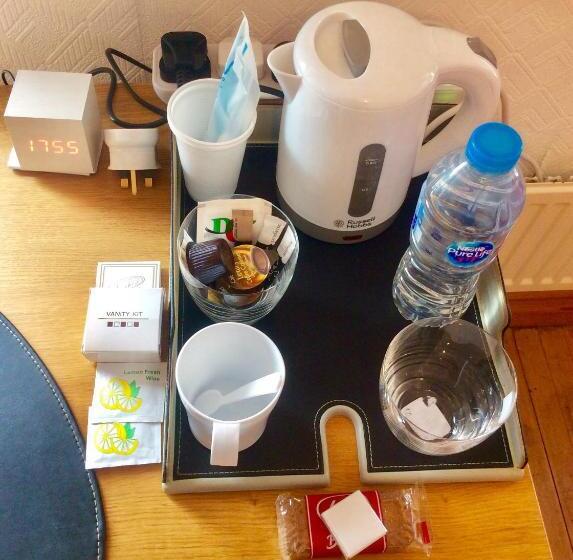 غرفة ديلوكس, Station House