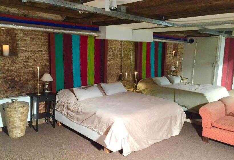 شقة غرفة واحدة, Top Notch Apartment Along Canal In Historic Centre