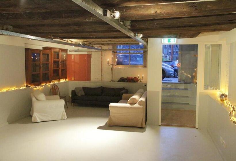 شقة غرفة واحدة, Top Notch Apartment Along Canal In Historic Centre