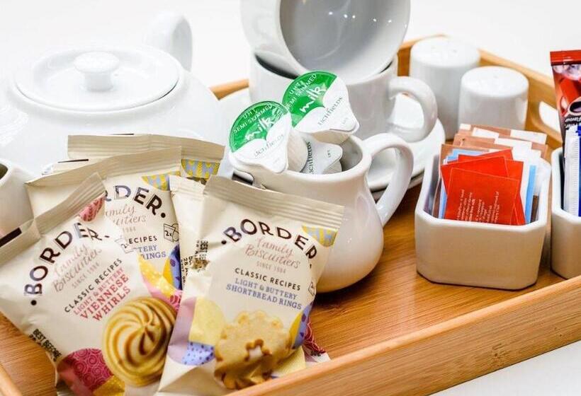 Апартаменты 1 Спальня, 1 Riverside Apartments