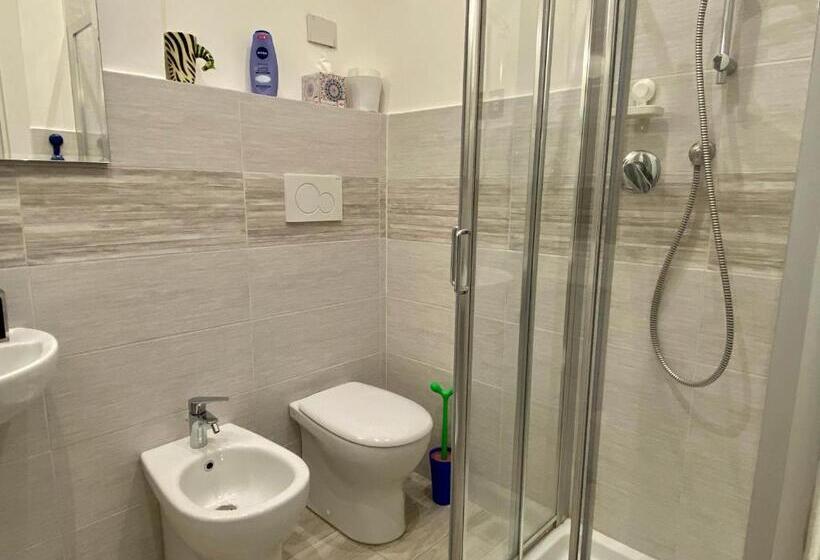 标准间, Lungomare Portoturistico