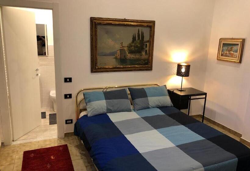 标准间, Lungomare Portoturistico