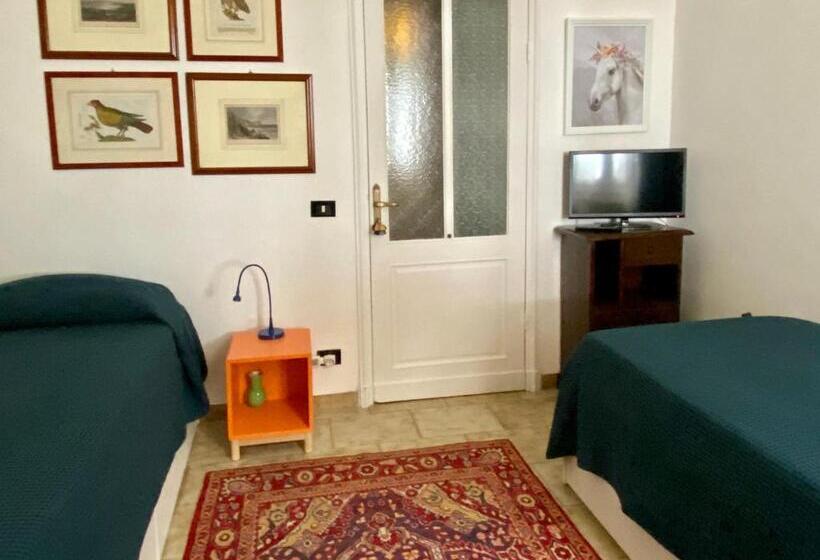 Standard room with outdoor bath, Lungomare Portoturistico