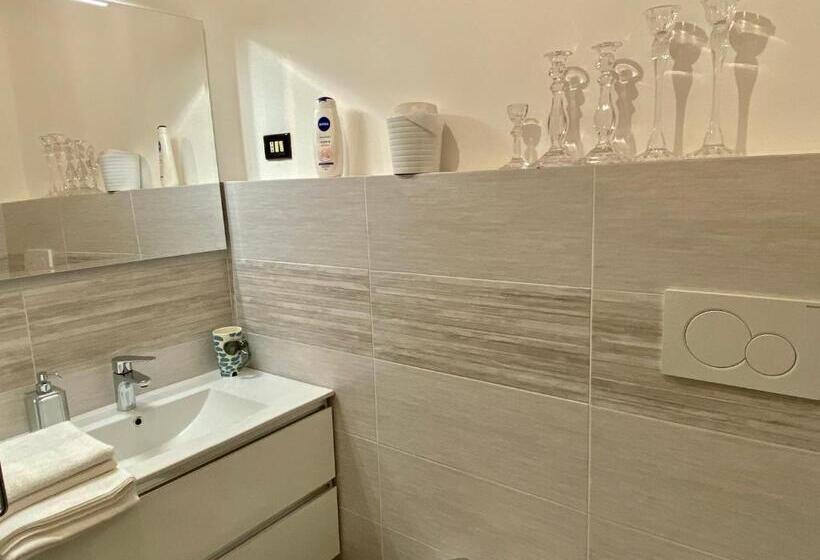 Standard room with outdoor bath, Lungomare Portoturistico