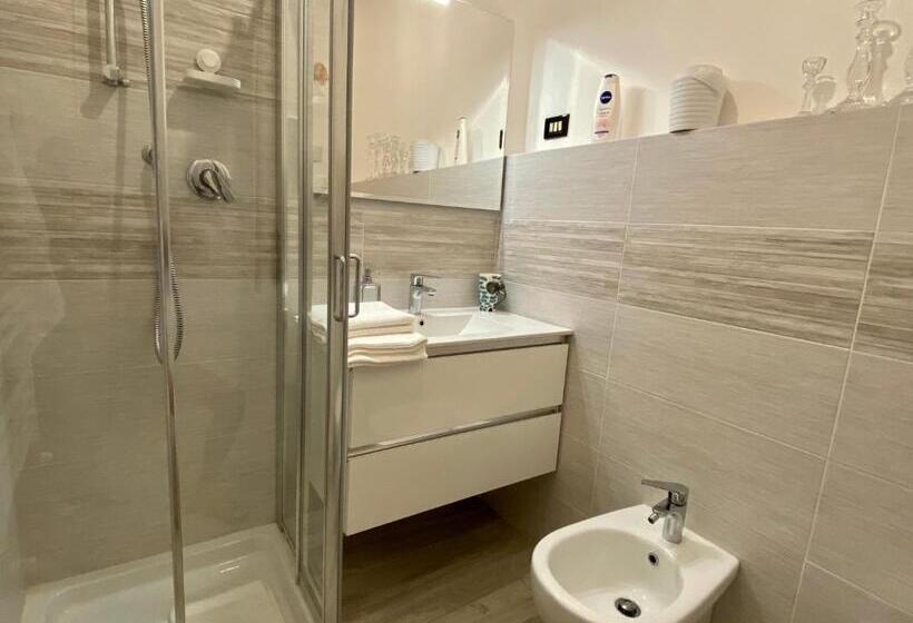 Standard room with outdoor bath, Lungomare Portoturistico