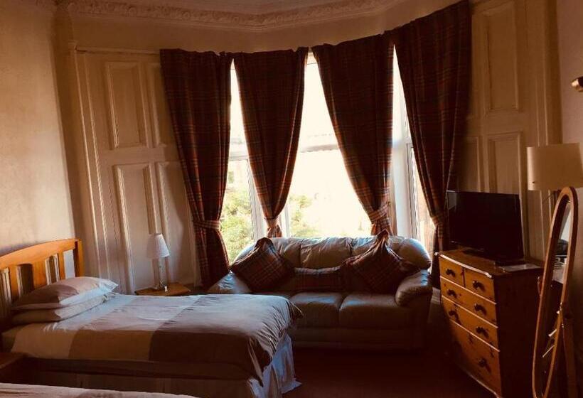 スタンダードトリプルルーム, Glades House