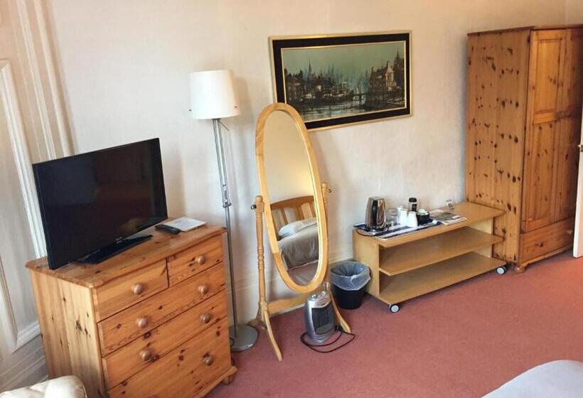 スタンダードトリプルルーム, Glades House