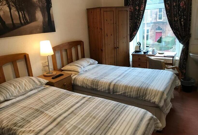 バス共有のスタンダードルーム, Glades House