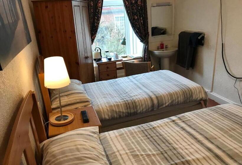 バス共有のスタンダードルーム, Glades House