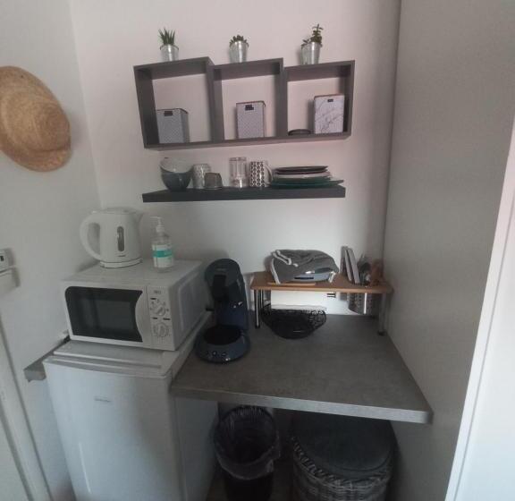 اتاق استاندارد, Lauraym 1