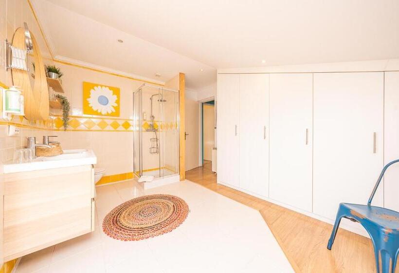 جناح عائلي, Lourenço S House Deluxe Cascais