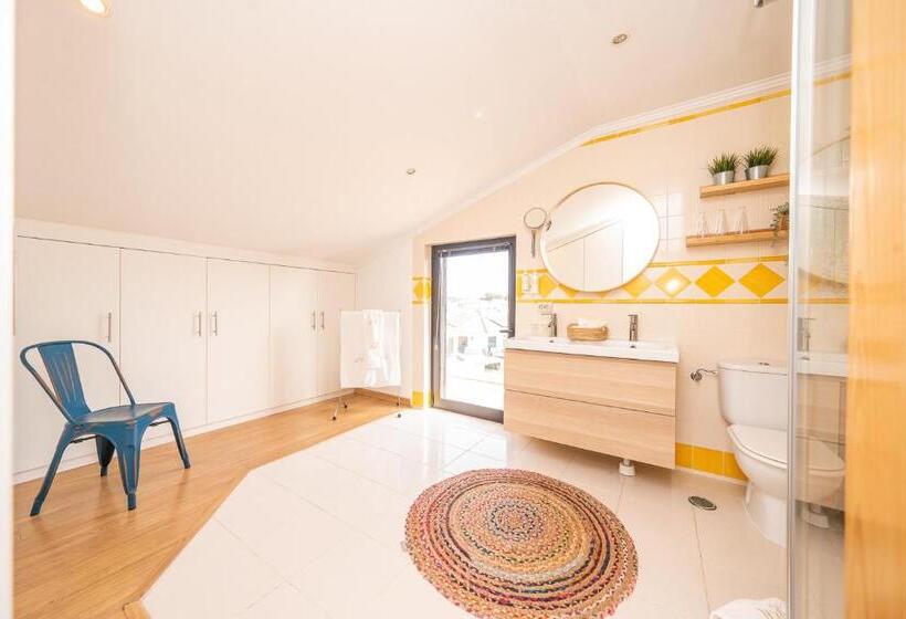 جناح عائلي, Lourenço S House Deluxe Cascais