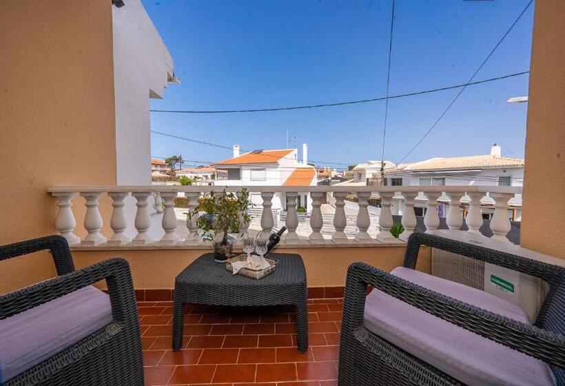 جناح ديلوكس, Lourenço S House Deluxe Cascais