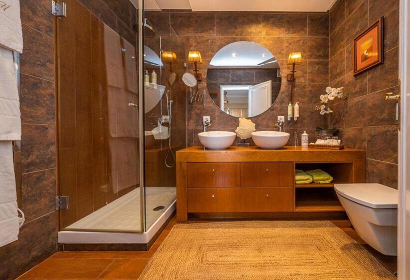 جناح ديلوكس, Lourenço S House Deluxe Cascais