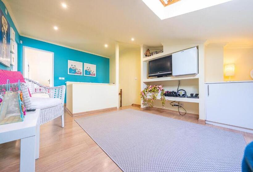 جناح عائلي, Lourenço S House Deluxe Cascais