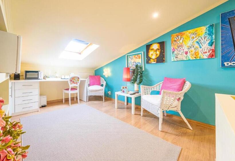 جناح عائلي, Lourenço S House Deluxe Cascais