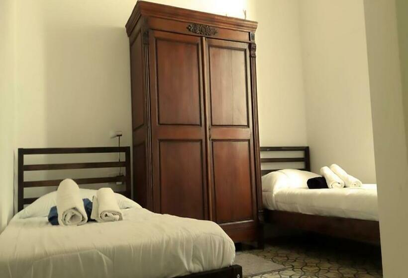 اتاق لوکس با تخت بزرگ, Corto Maltese B&b