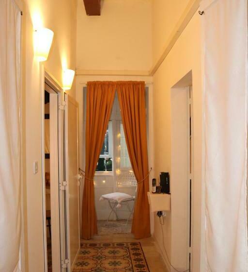 اتاق استاندارد با سرویس بهداشتی مشترک, Corto Maltese B&b