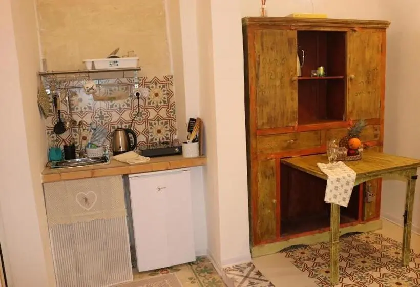 اتاق سوپریور با تخت بزرگ, Corto Maltese B&b