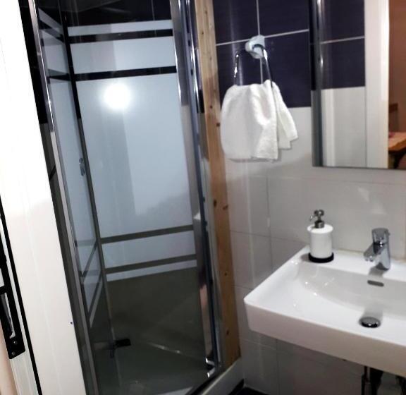 اتاق سوپریور با تخت بزرگ, Corto Maltese B&b