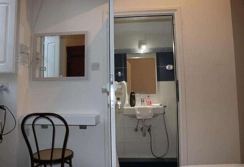 اتاق لوکس با تخت بزرگ, Corto Maltese B&b